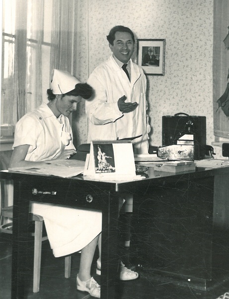104-f-1961 deset let porodnice.jpg